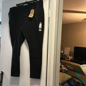 Black Levi’s Jeans 711 Skinny Size 24W